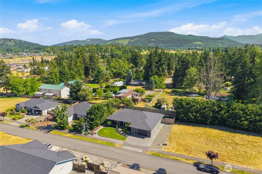 142 E Cobblestone Lane Sequim WA 98382