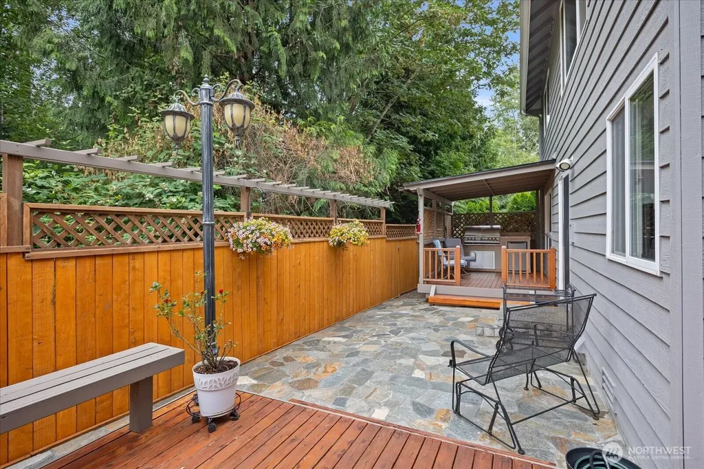 11325 NE 144th Place Kirkland WA 98034