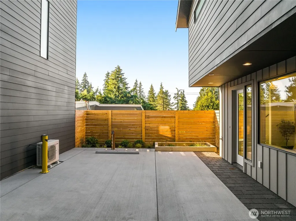 14338 Bagley Ave N Seattle WA 98133