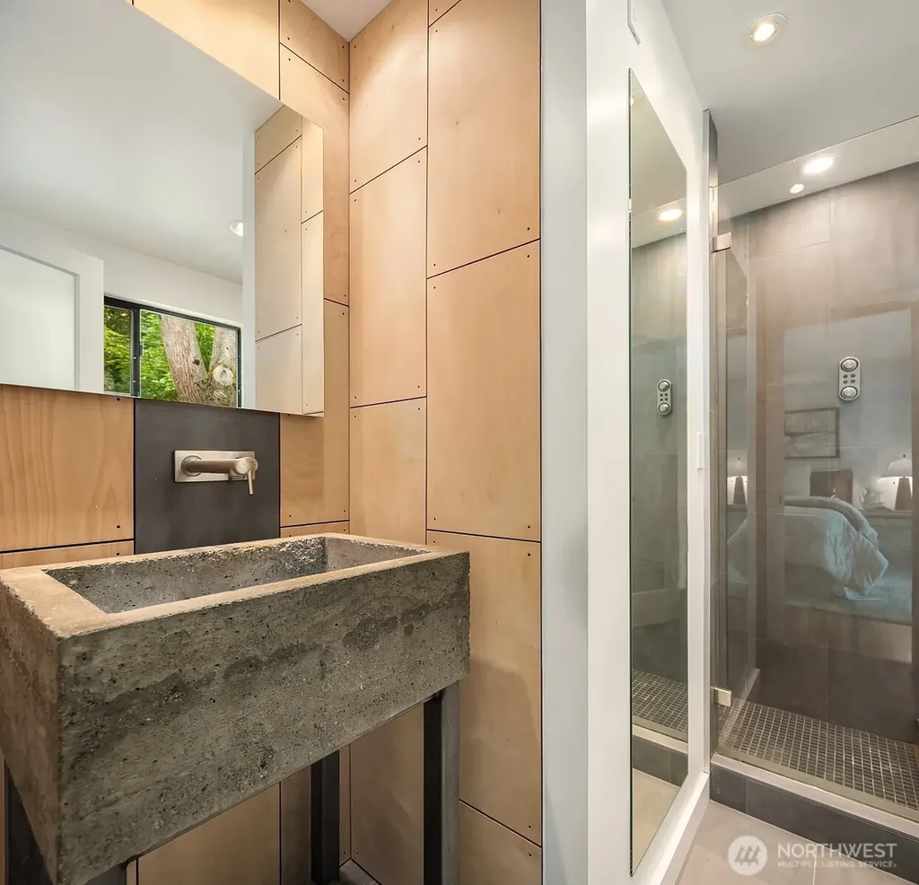 13034 105th Place NE Kirkland WA 98034