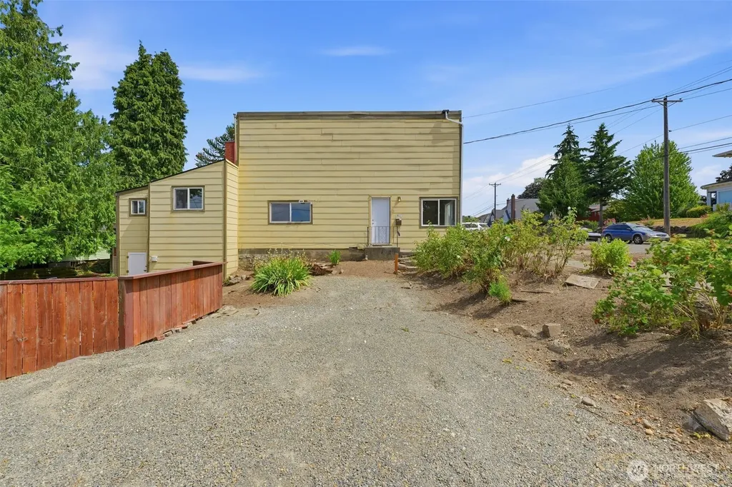 1205 N 11th Street Tacoma WA 98403