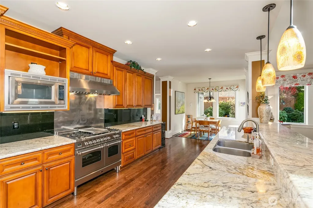 1028 10th Street Mukilteo WA 98275
