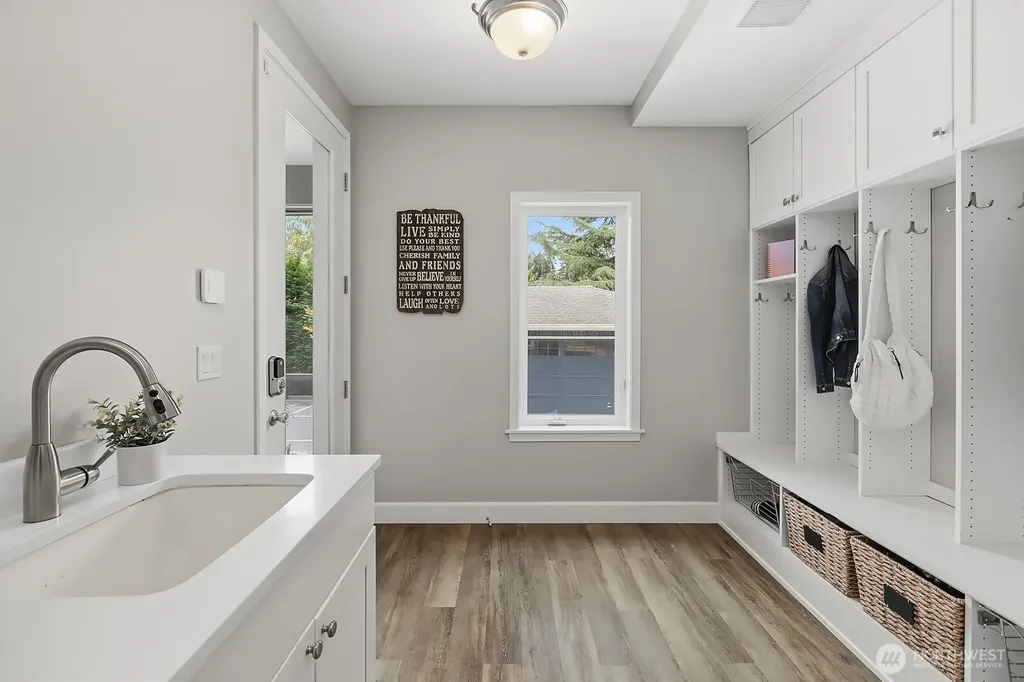 2307 108th Avenue SE Bellevue WA 98004