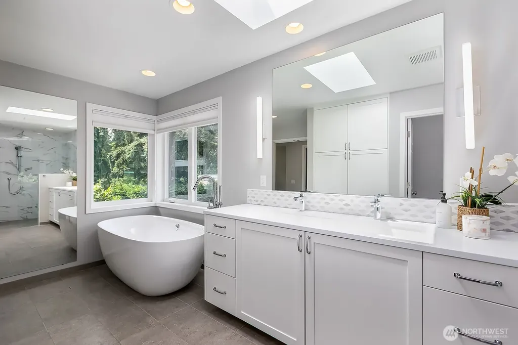 2307 108th Avenue SE Bellevue WA 98004