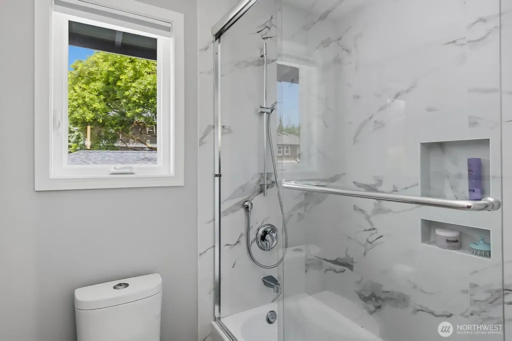 2307 108th Avenue SE Bellevue WA 98004