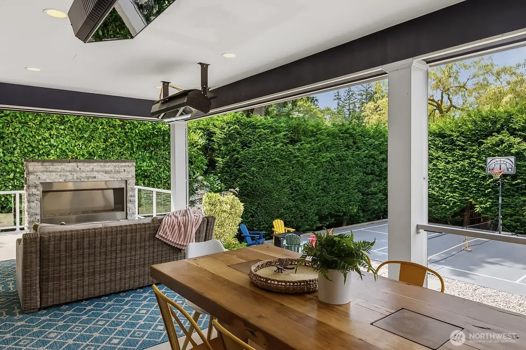 2307 108th Avenue SE Bellevue WA 98004