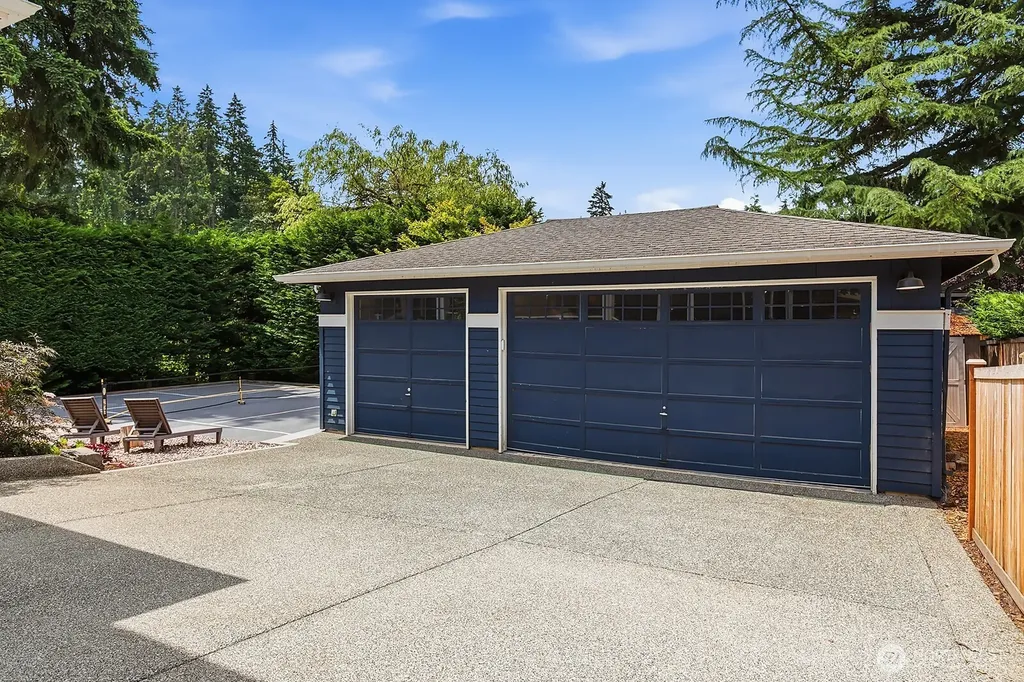2307 108th Avenue SE Bellevue WA 98004