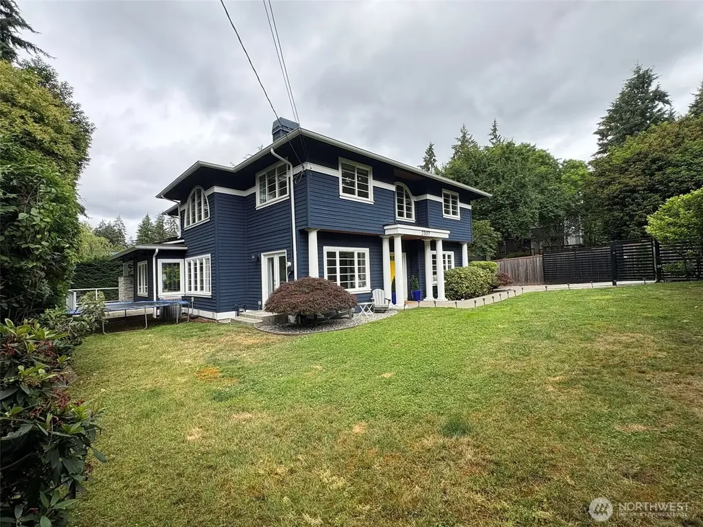 2307 108th Avenue SE Bellevue WA 98004