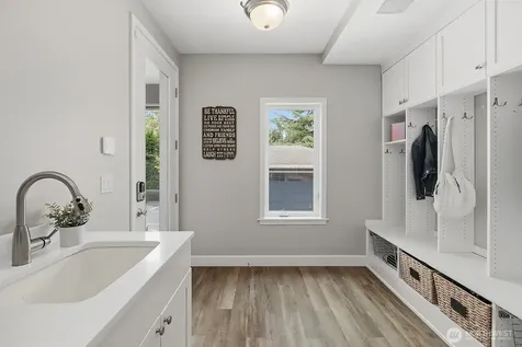 2307 108th Avenue SE Bellevue WA 98004