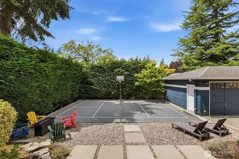 2307 108th Avenue SE Bellevue WA 98004