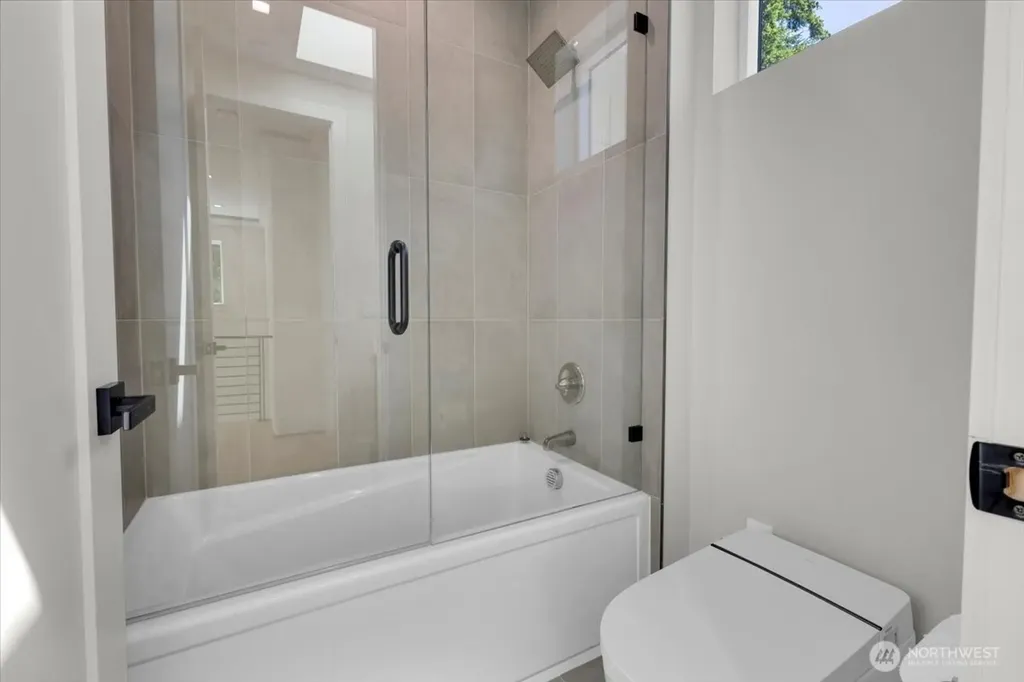 8736 126th Avenue NE Kirkland WA 98033