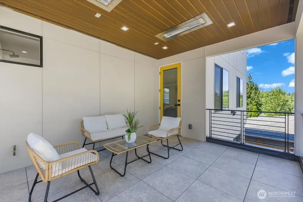 8736 126th Avenue NE Kirkland WA 98033
