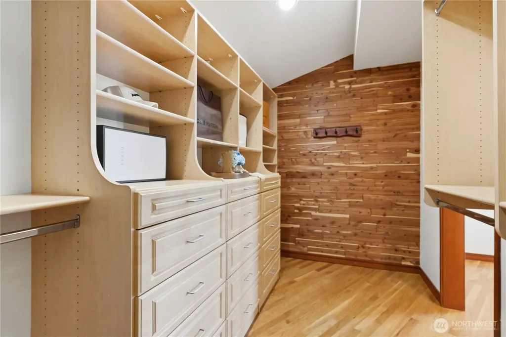 8279 W Mercer Way Mercer Island WA 98040