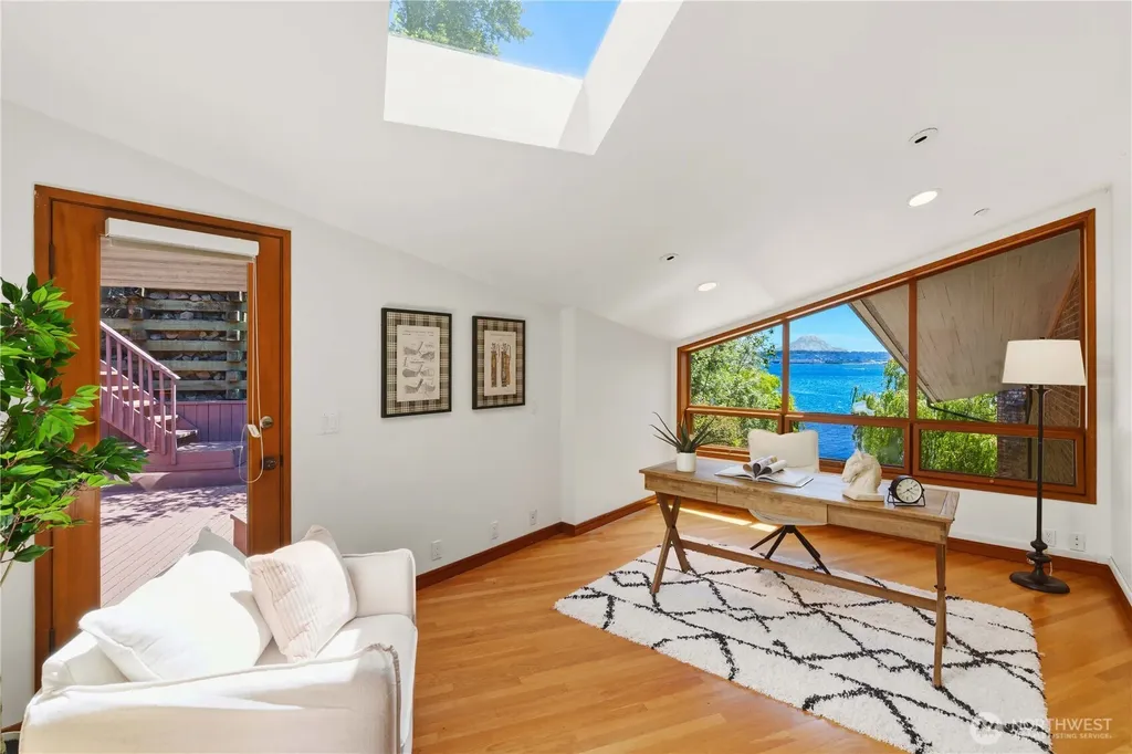 8279 W Mercer Way Mercer Island WA 98040