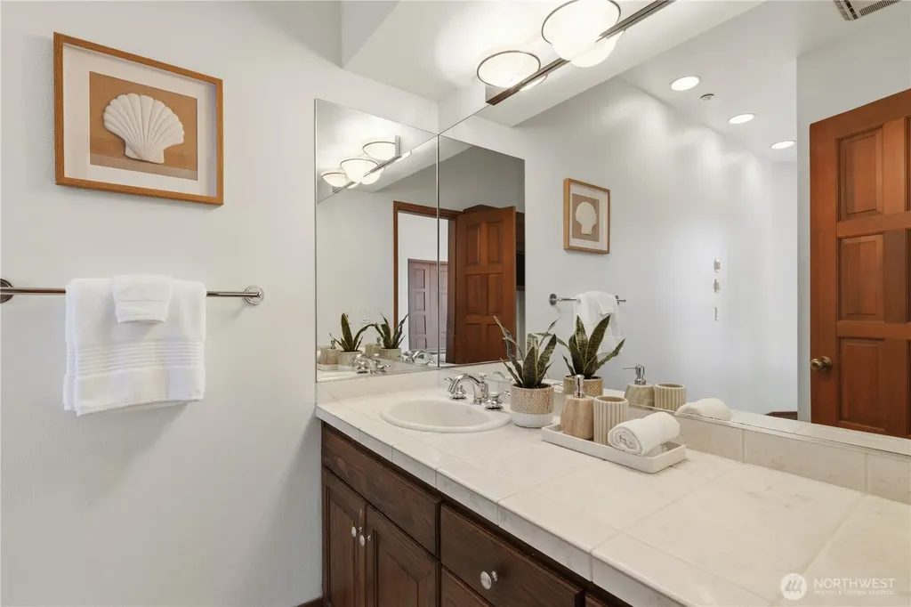 8279 W Mercer Way Mercer Island WA 98040