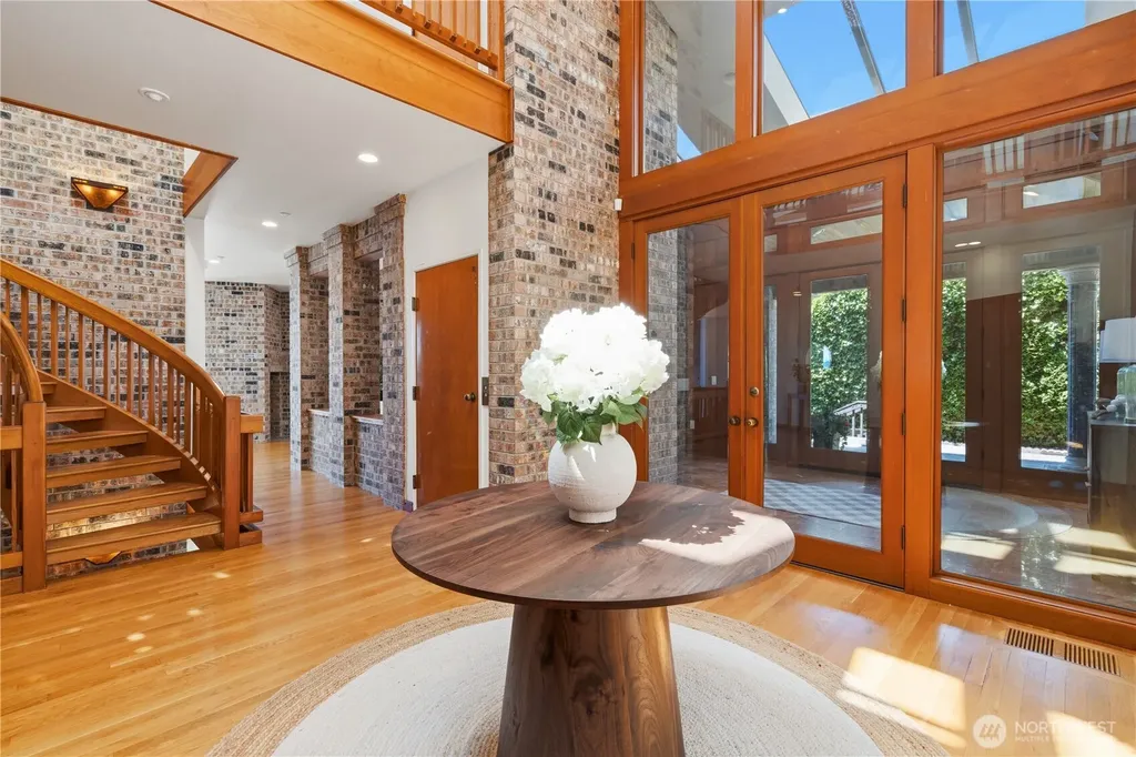8279 W Mercer Way Mercer Island WA 98040
