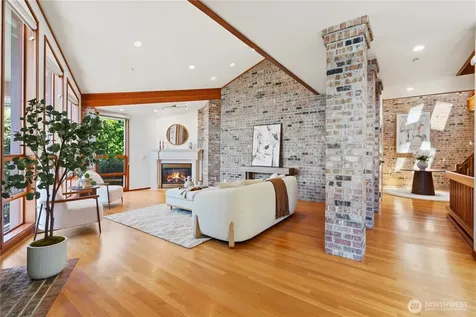 8279 W Mercer Way Mercer Island WA 98040