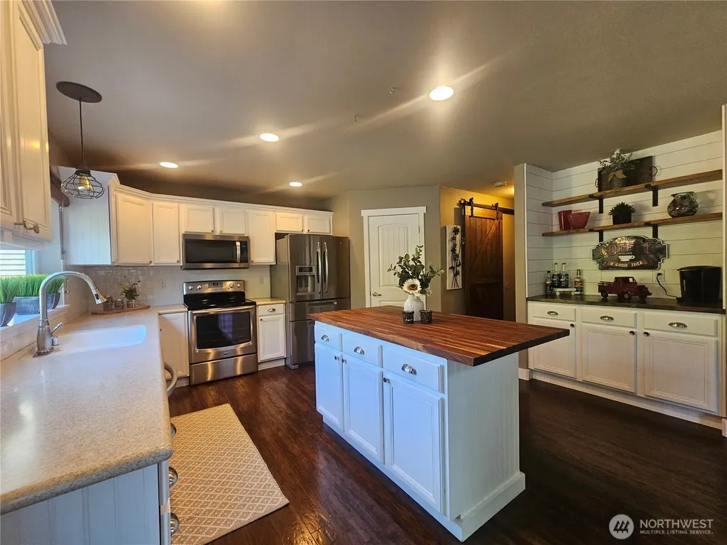 16908 119th. Avenue Ct E Puyallup WA 98374