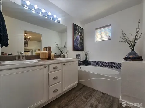 16908 119th. Avenue Ct E Puyallup WA 98374