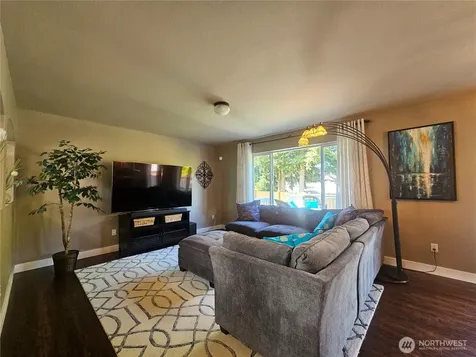 16908 119th. Avenue Ct E Puyallup WA 98374