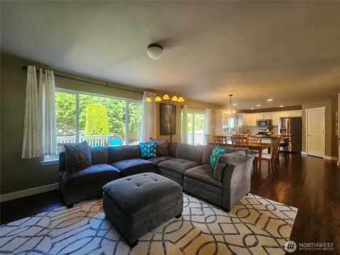 16908 119th. Avenue Ct E Puyallup WA 98374