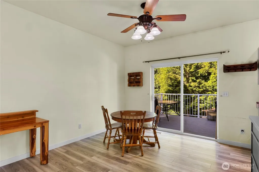 642 Sprague Valley Drive Maple Falls WA 98266