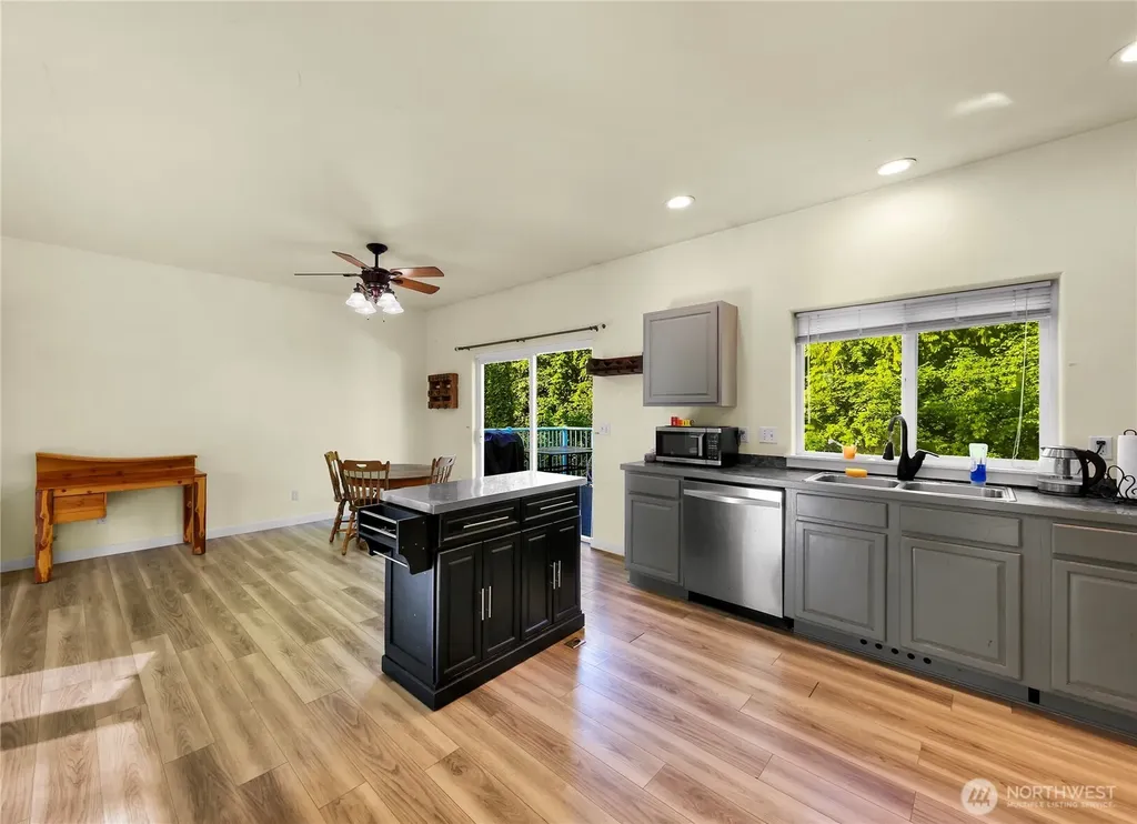 642 Sprague Valley Drive Maple Falls WA 98266