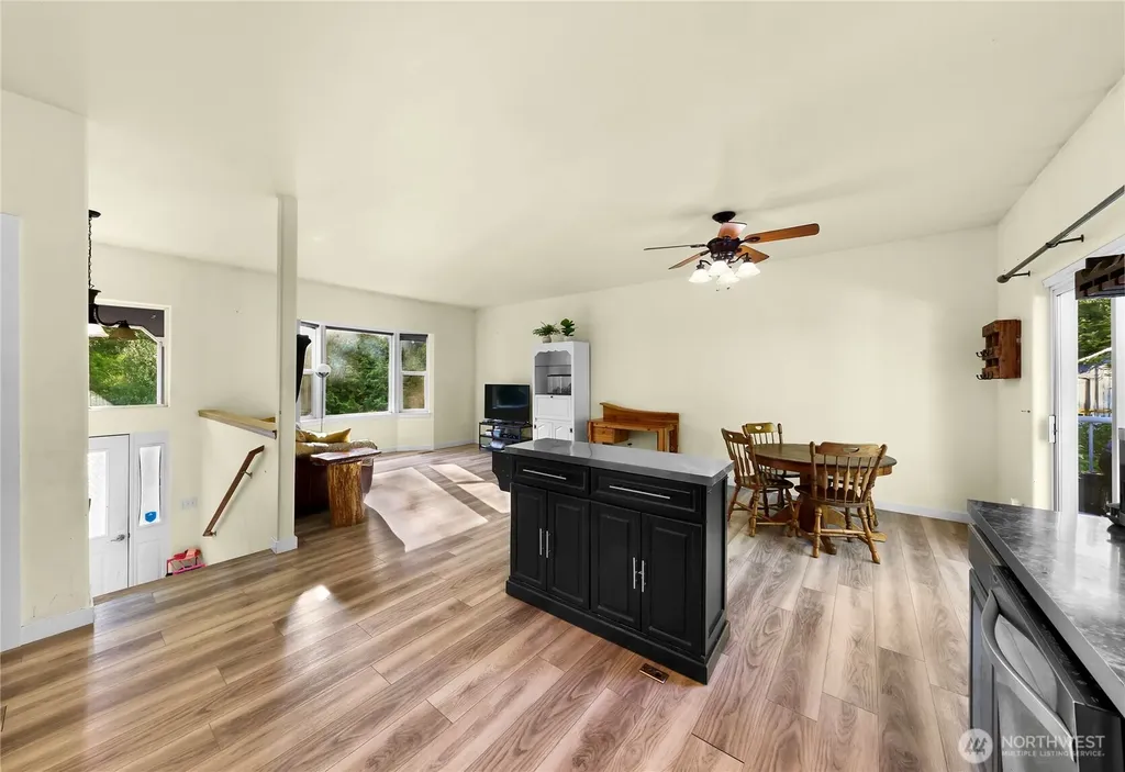 642 Sprague Valley Drive Maple Falls WA 98266