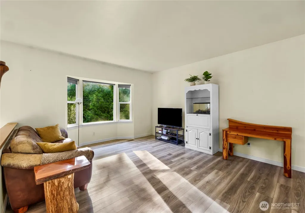 642 Sprague Valley Drive Maple Falls WA 98266