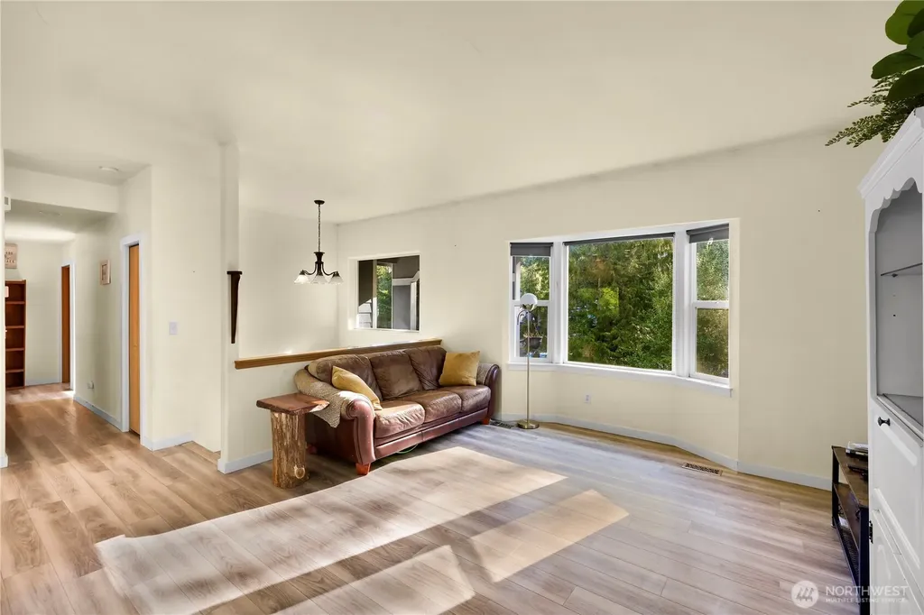 642 Sprague Valley Drive Maple Falls WA 98266