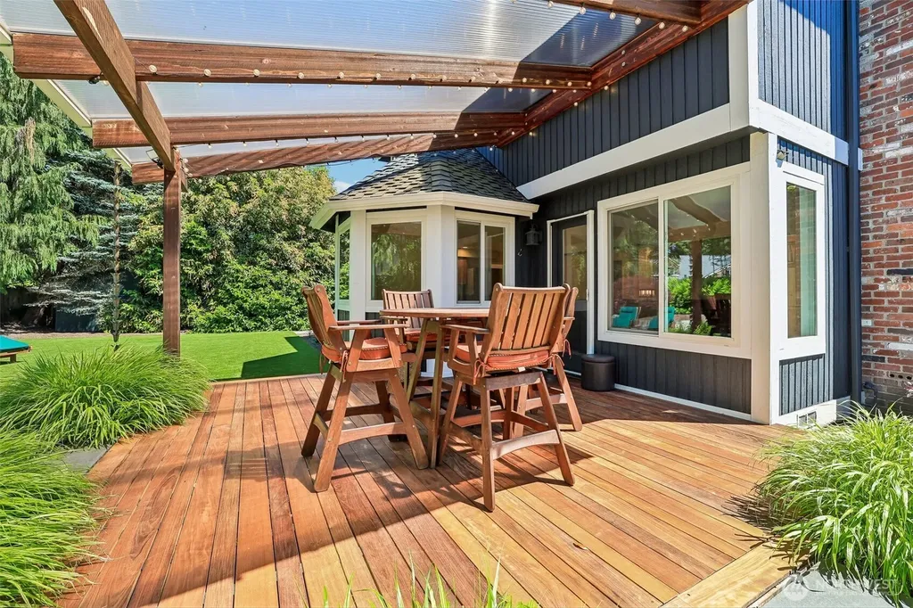 14302 NE 61 Street Redmond WA 98052