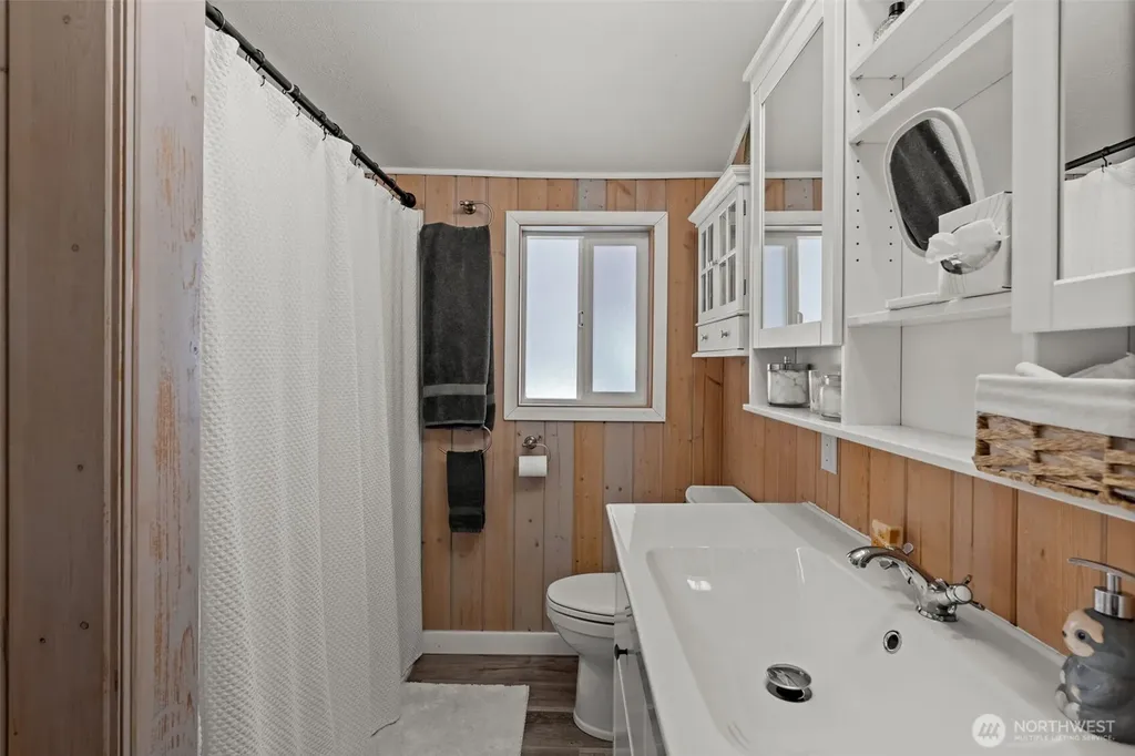 53 E Salmon Beach Tacoma WA 98407