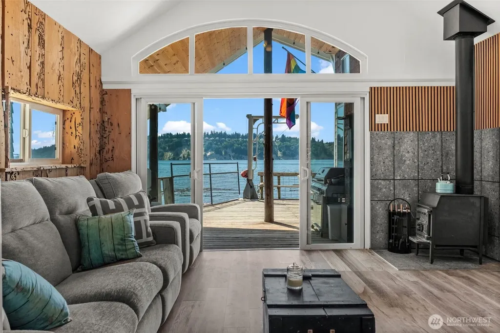 53 N Salmon Beach Tacoma WA 98407