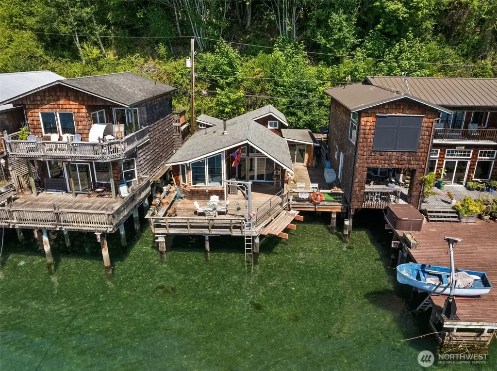 53 E Salmon Beach Tacoma WA 98407