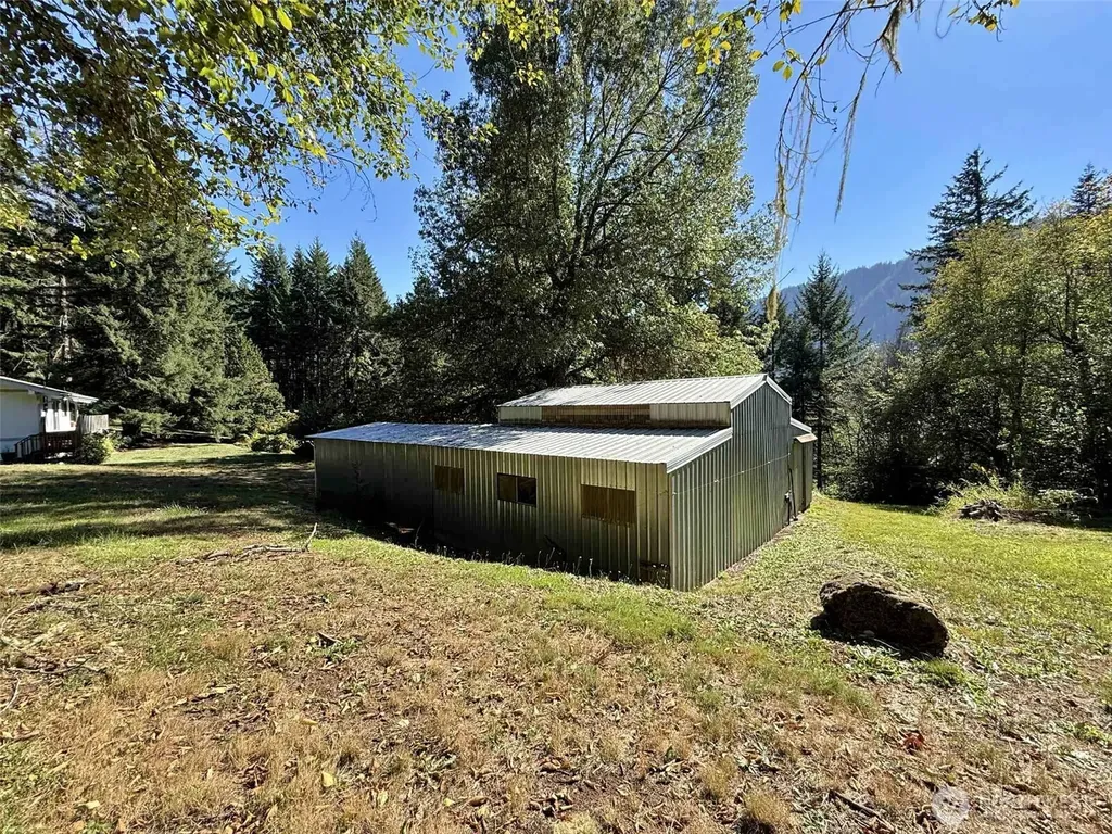 325 Davis Lake Road Morton WA 98356