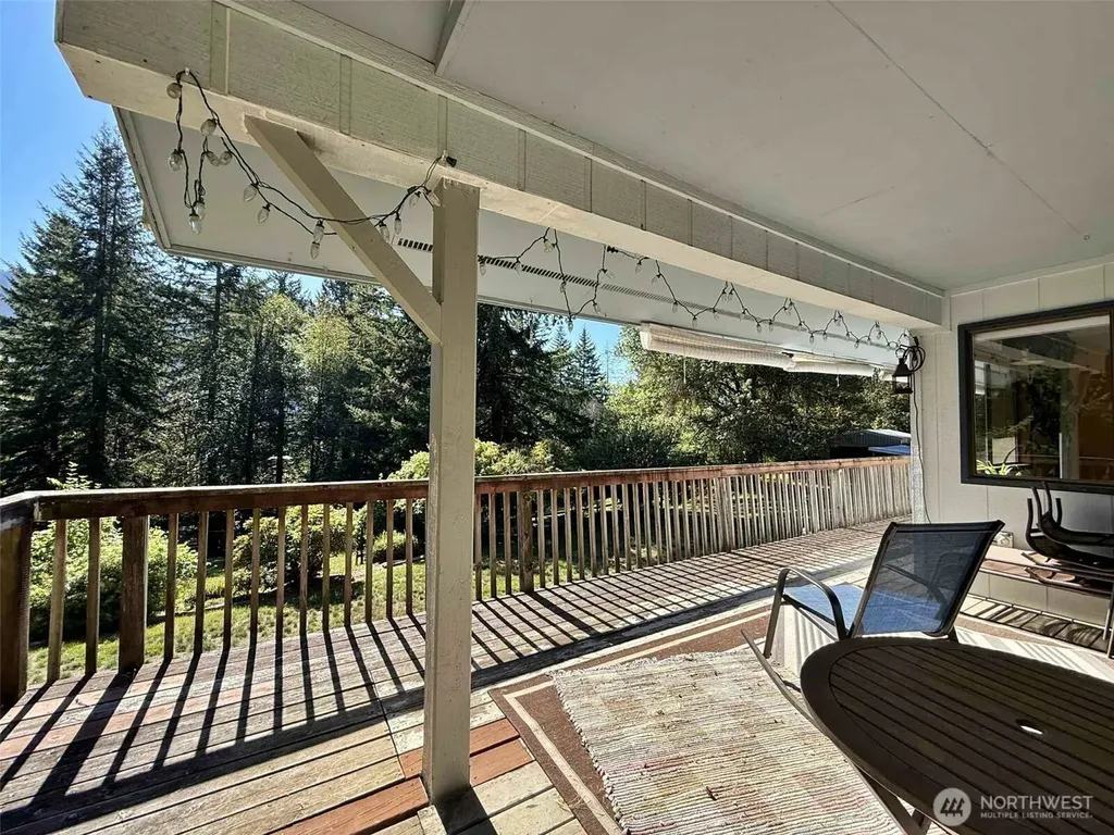325 Davis Lake Road Morton WA 98356