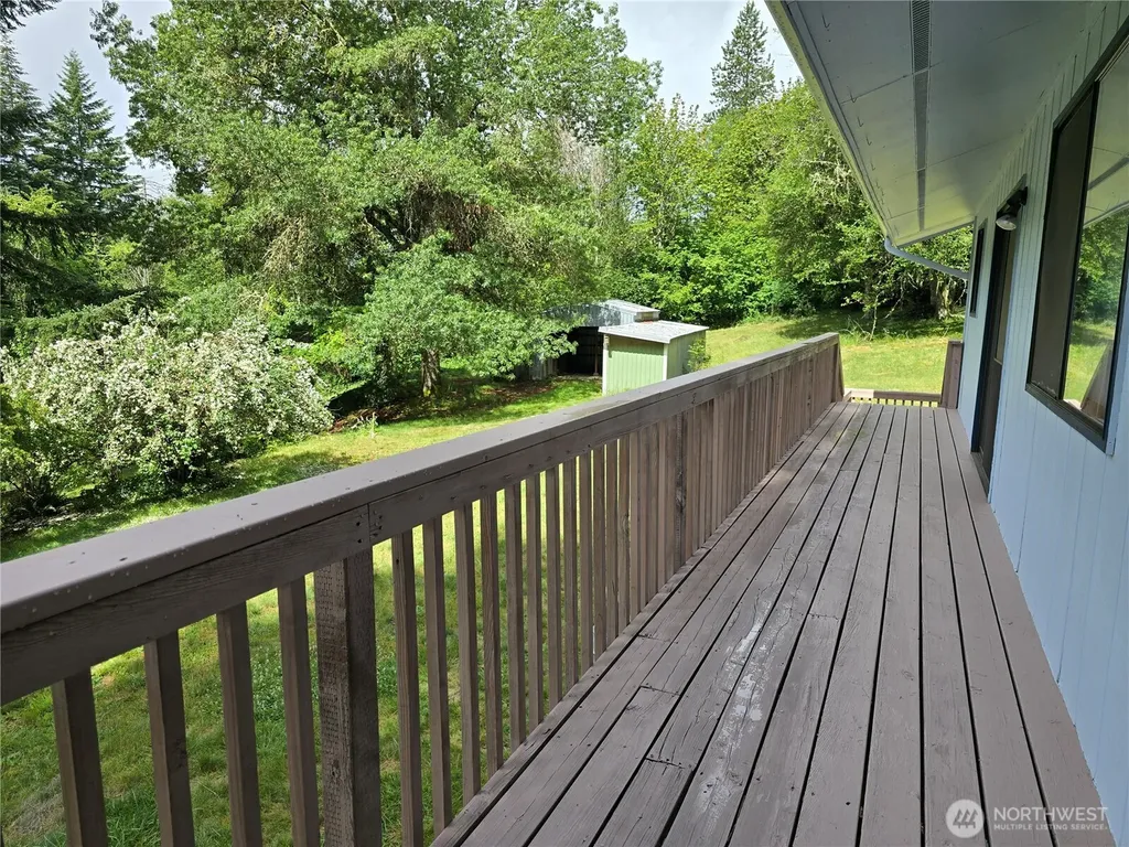 325 Davis Lake Road Morton WA 98356