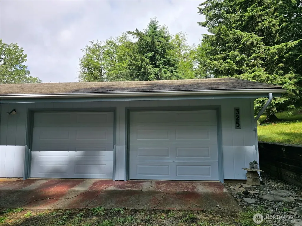 325 Davis Lake Road Morton WA 98356