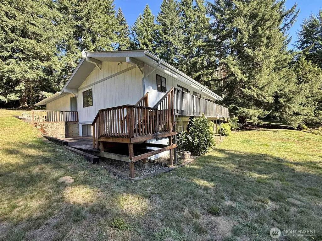 325 Davis Lake Road Morton WA 98356
