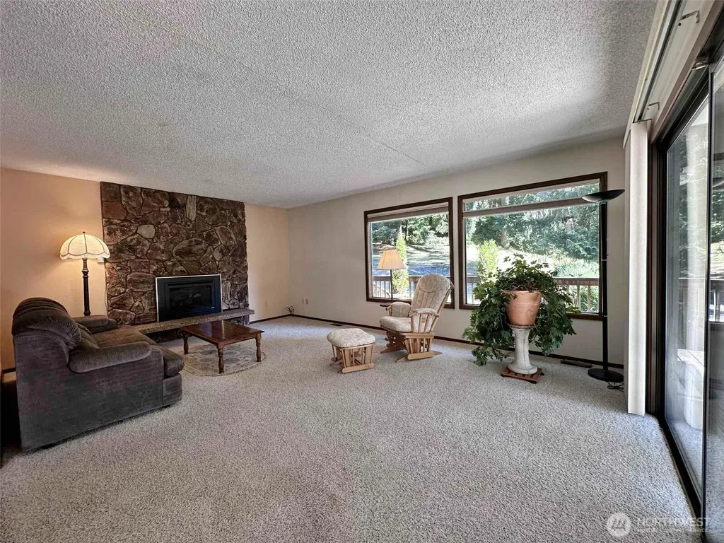 325 Davis Lake Road Morton WA 98356