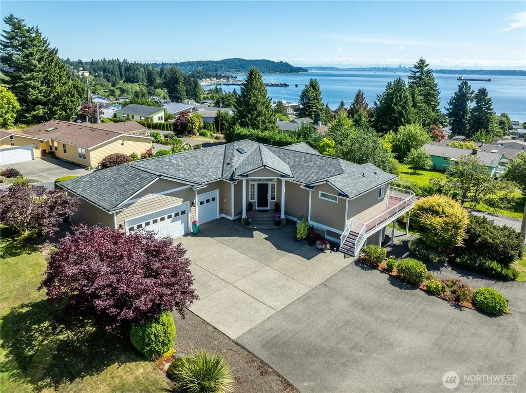 7767 E Spruce Street Port Orchard WA 98366
