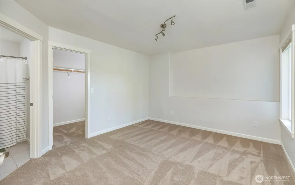 7767 E Spruce Street Port Orchard WA 98366