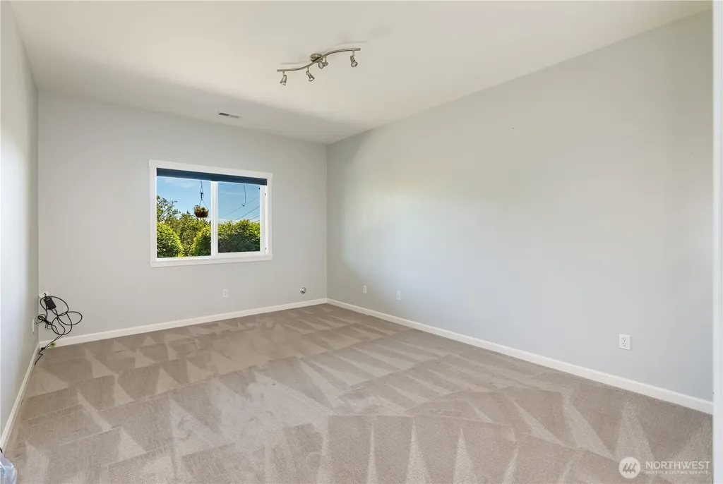 7767 E Spruce Street Port Orchard WA 98366