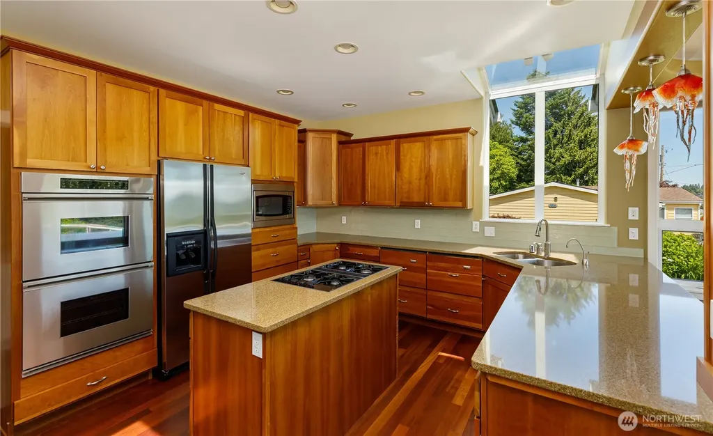 7767 E Spruce Street Port Orchard WA 98366