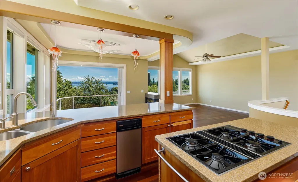 7767 E Spruce Street Port Orchard WA 98366