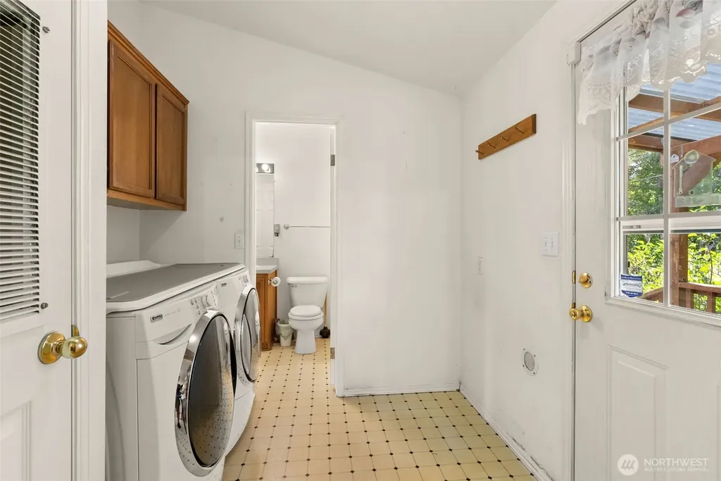 1116 Second Street W South Bend WA 98586
