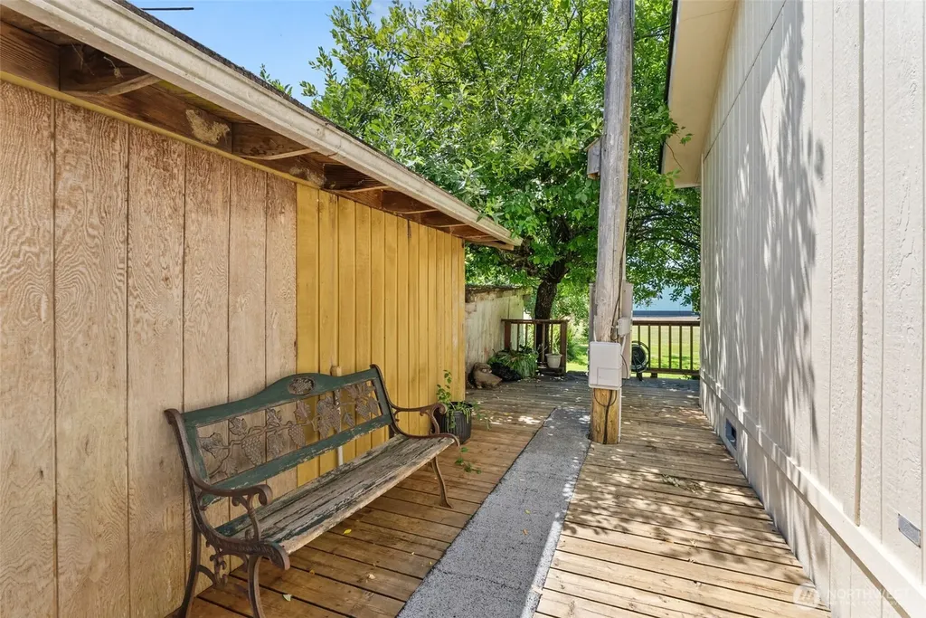 1116 Second Street W South Bend WA 98586