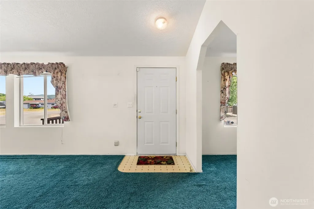 1116 Second Street W South Bend WA 98586