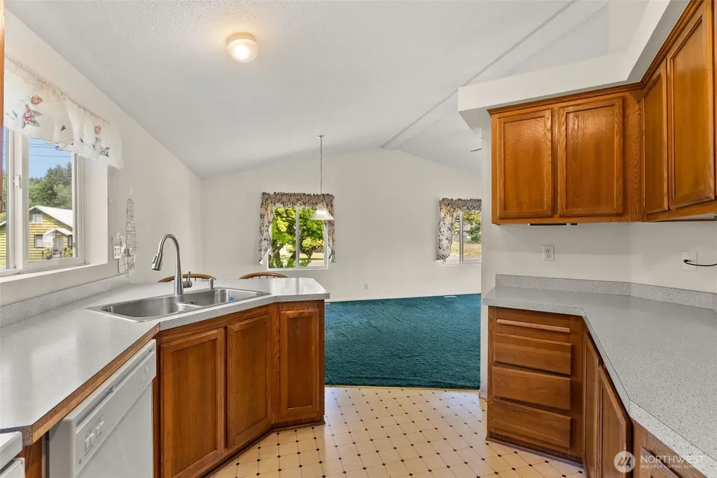 1116 Second Street W South Bend WA 98586
