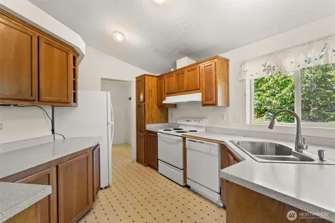 1116 Second Street W South Bend WA 98586